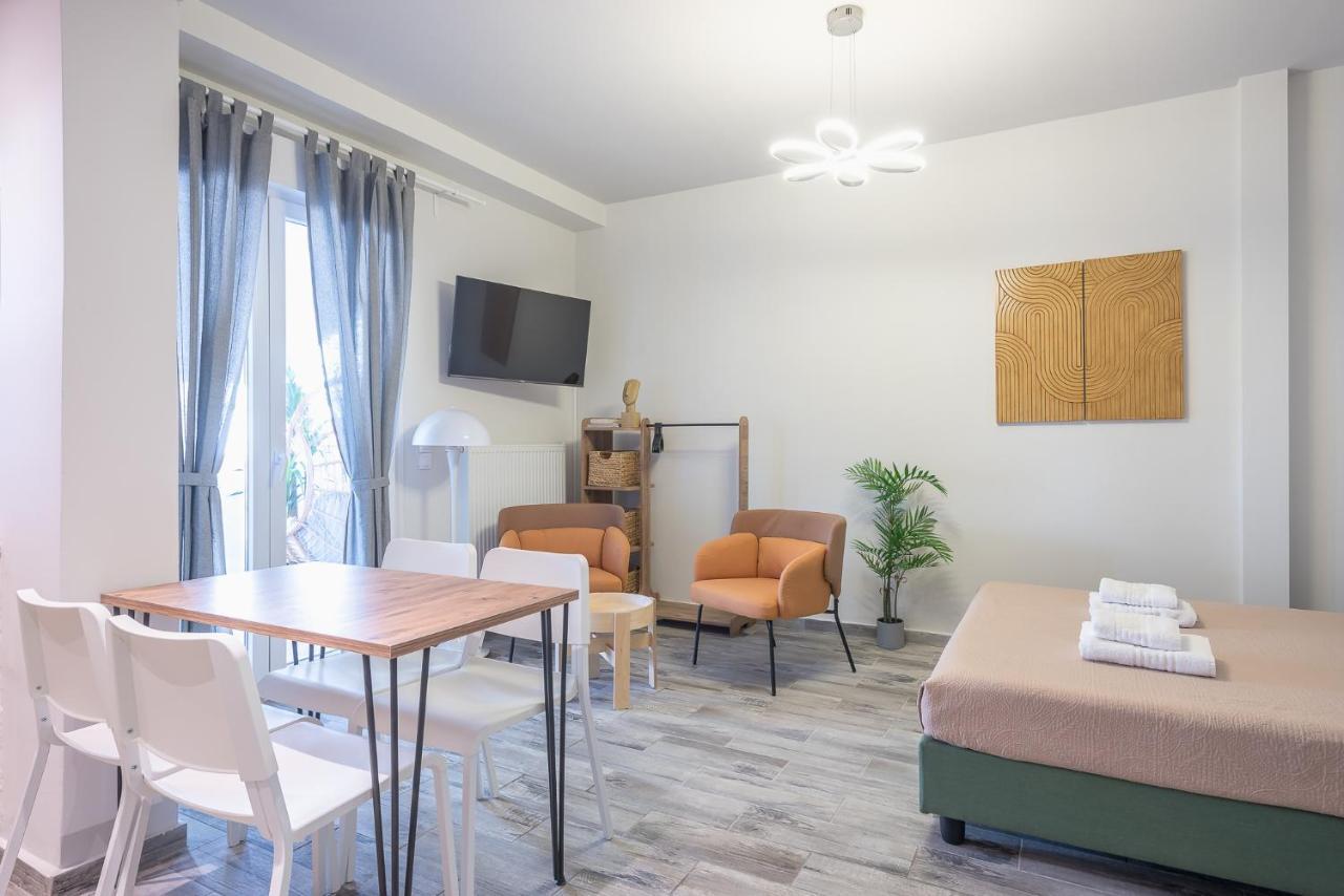 Sunny Studio With Starlight Balcony Athens Ngoại thất bức ảnh